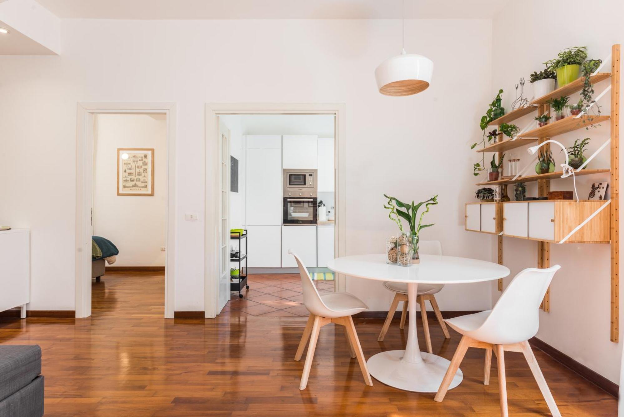 Line 8 House Apartment